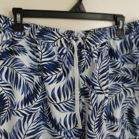 Emily Daniels Size L Leaf Print Cotton Pants - Picture 4 of 9